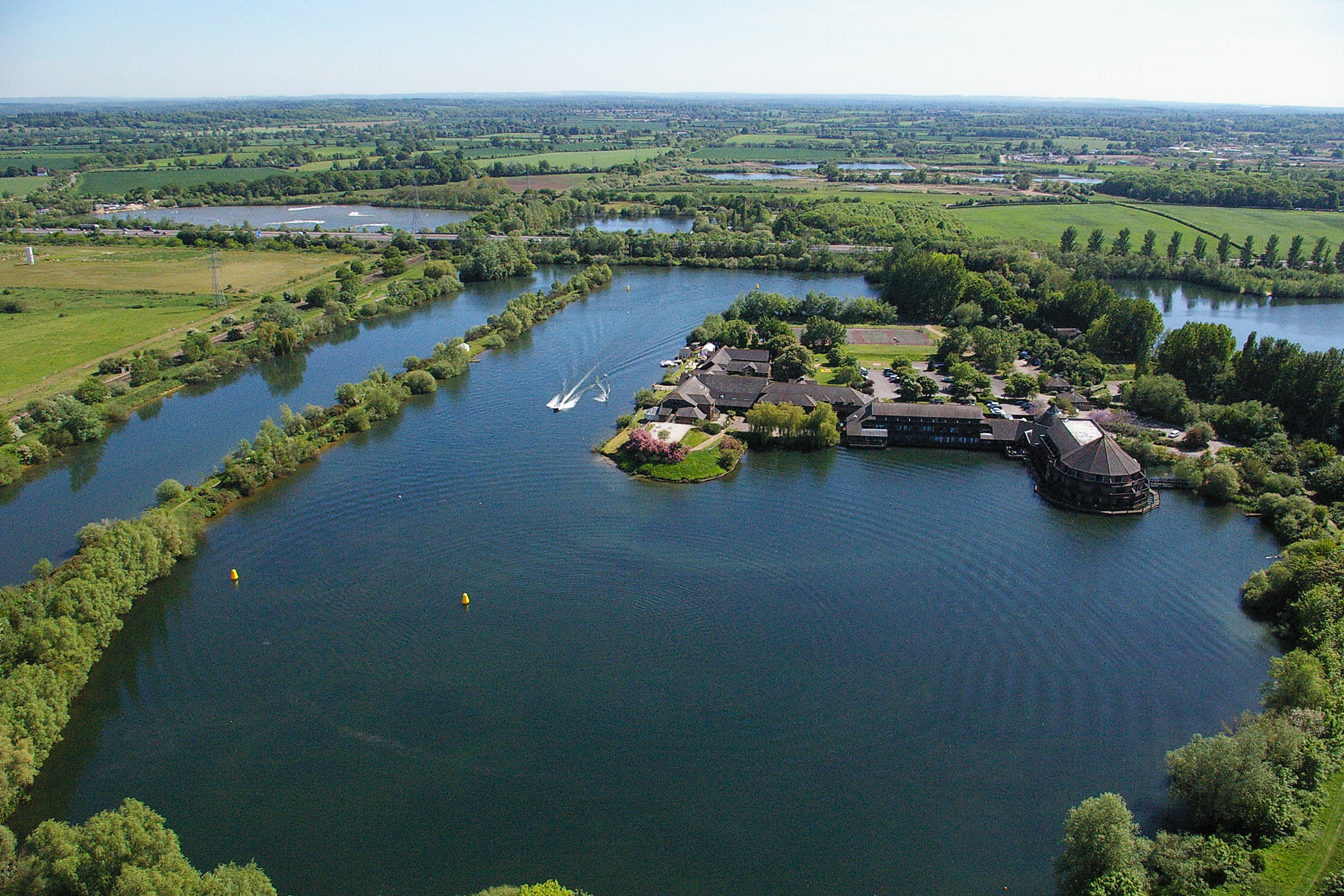 reading lake hi5 team building berkshire